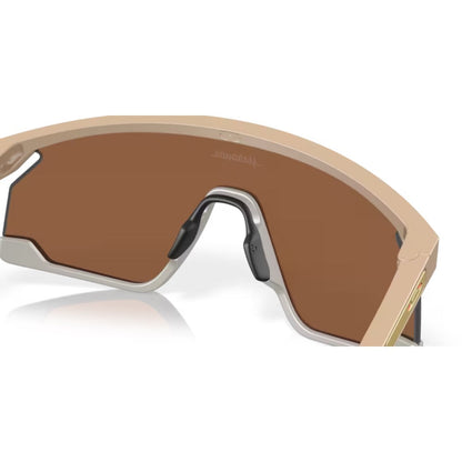 OAKLEY - BXTR | Matte Terrain Tan Frame w/ Prizm Tungsten