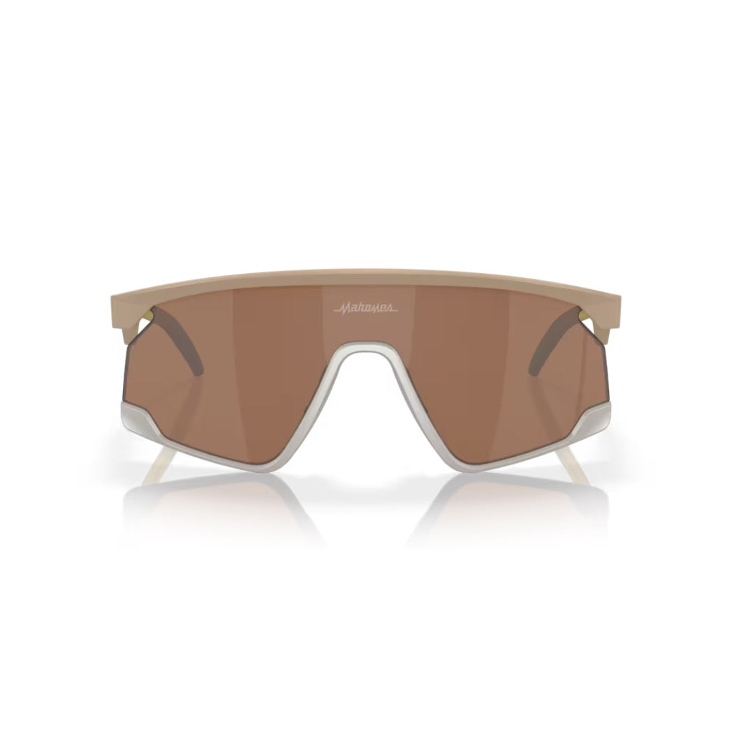 OAKLEY - BXTR | Matte Terrain Tan Frame w/ Prizm Tungsten