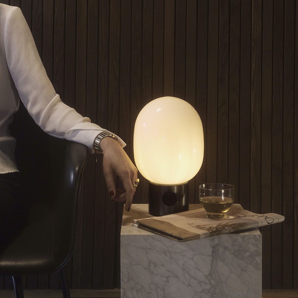 audo copenhagen (menu) | jwda table lamp small | black painted steel
