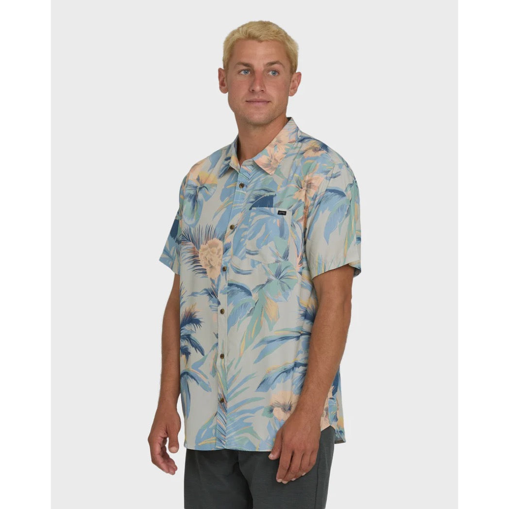 BILLABONG - SUNDAYS LOUNGE SS BUTTON-UP | Blue Horizon