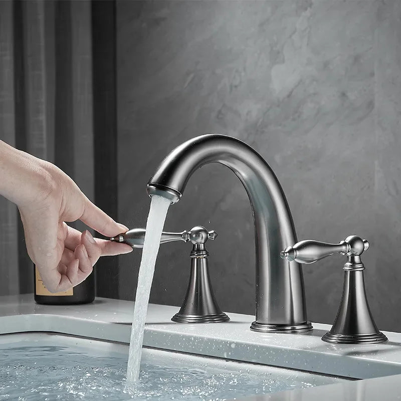 Basin Faucet 3 Holes Dual Control Bathroom Sink Faucet Deck Mounted Cold Hot Vintage Mixer Taps Bathtub Faucet