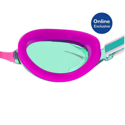 Pink and mint green Speedo Junior Vanquisher 3.0 goggle with clear anti-fog lenses and a streamlined design.